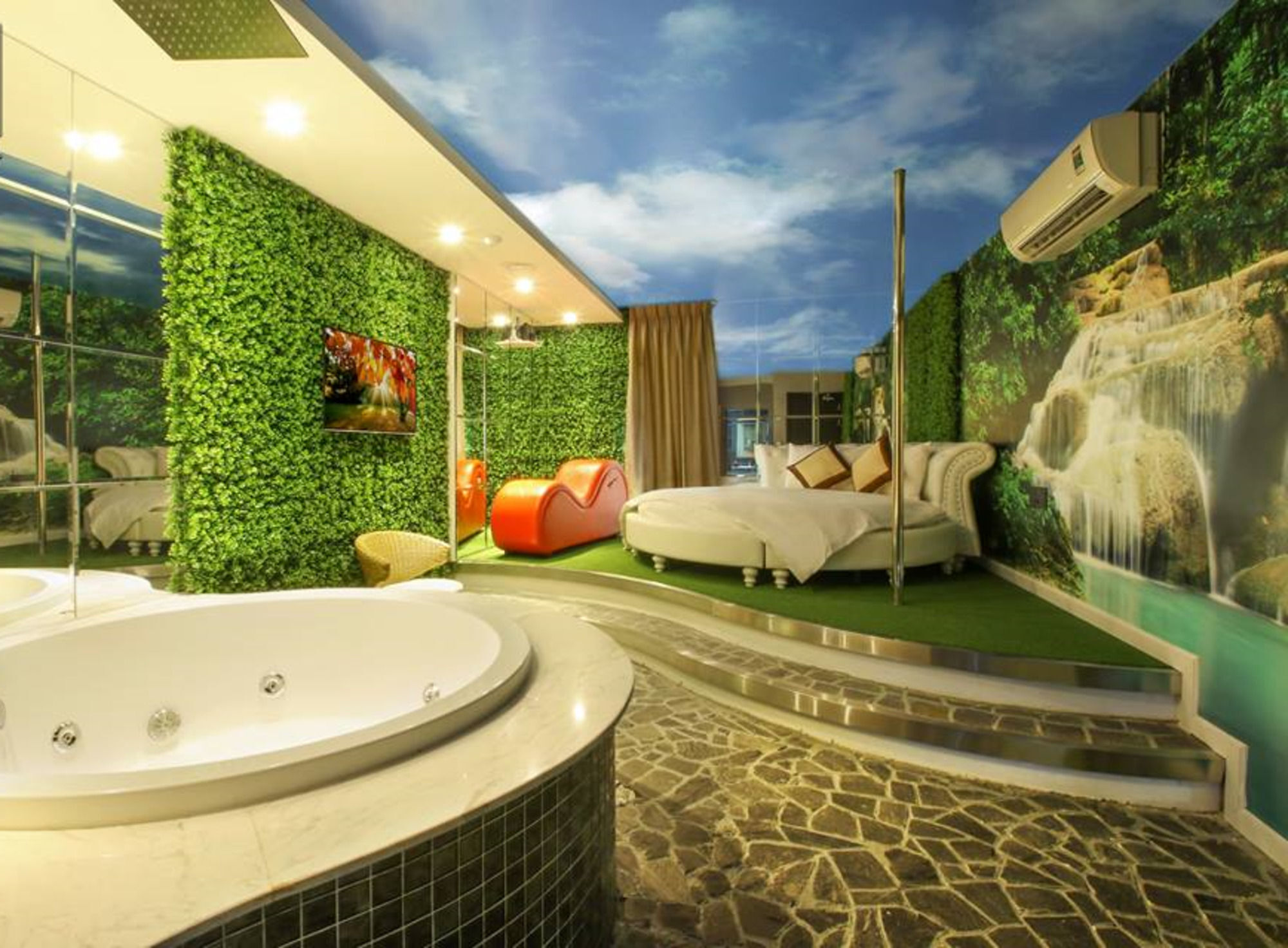 Khách sạn tình yêu Bonita Tht